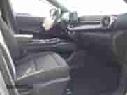 2025 Chevrolet Equinox FWD LT с VIN 3GNAXHEG0SL141748, выставлен на аукционе IAAI как лот 40800238 с пробегом 2 789 миль миль и . История ставок и продаж доступна на DreamBid. Изображение 5.