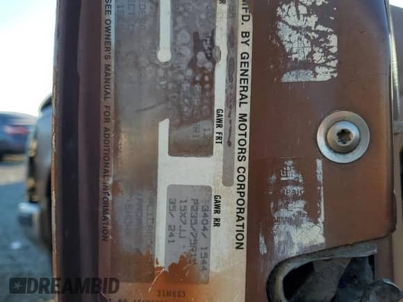 1989 Chevrolet Silverado 1500 с VIN 1GCDC14KXKZ106030, выставлен на аукционе Copart как лот 44542865 с пробегом 360 999 миль миль и Списание • Salvage title. История ставок и продаж доступна на DreamBid. Изображение 12.