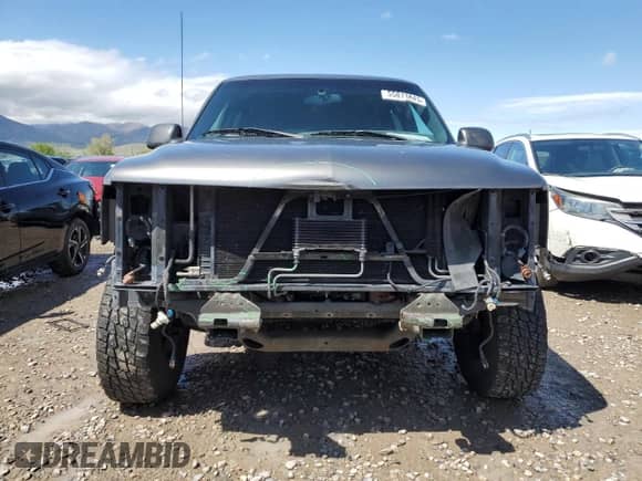 2002 Chevrolet Suburban LT with VIN 3GNEC16T82G220643, listed as a Copart auction lot 55813845 with 197,463 mi miles and Salvage title. Bid and sale history available at DreamBid. Image 5.