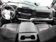 2024 Chevrolet Silverado 3500HD LTZ z VIN 1GC4YUEY6RF324547, wystawiony jako Copart lot #47469565 z przebiegiem 14 958 mil mil oraz Szkoda całkowita • Salvage title. Historia ofert i sprzedaży dostępna na DreamBid. Obrazek 8.