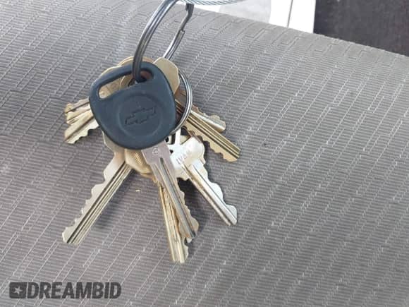 2009 Chevrolet Silverado 1500 LT with VIN 3GCEC23J79G155571, listed as a IAAI auction lot 42636177 with 206,581 mi miles and . Bid and sale history available at DreamBid. Image 11.