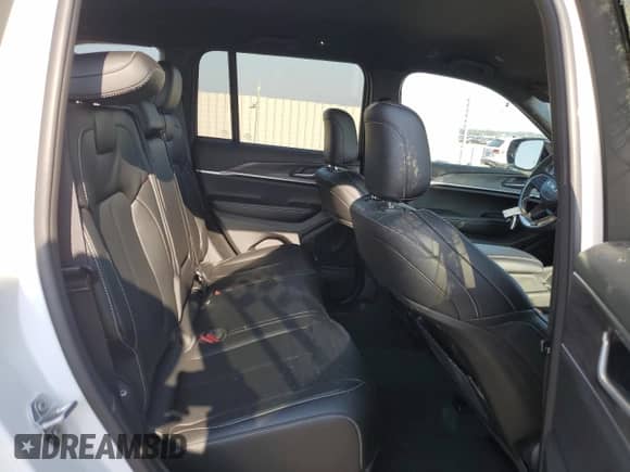 2025 Jeep Grand Cherokee Limited с VIN 1C4RJHBG2SC289865, выставлен на аукционе Copart как лот 54971645 с пробегом 3 247 миль миль и Чистый • Clean title. История ставок и продаж доступна на DreamBid. Изображение 11.