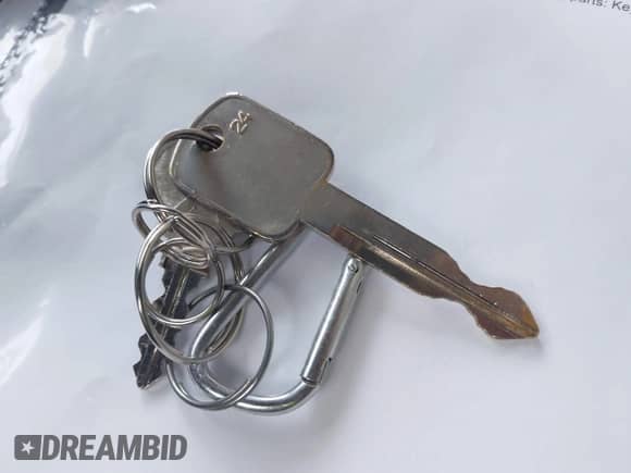 2006 Ford Econoline Cargo z VIN 1FTNE24WX6HB18195, wystawiony jako IAAI lot #41365791 z przebiegiem 127 759 mil mil oraz . Historia ofert i sprzedaży dostępna na DreamBid. Obrazek 11.