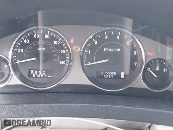 2008 Jeep Grand Cherokee Limited z VIN 1J8HR58298C187009, wystawiony jako IAAI lot #42868827 z przebiegiem 197 227 mil mil oraz . Historia ofert i sprzedaży dostępna na DreamBid. Obrazek 7.