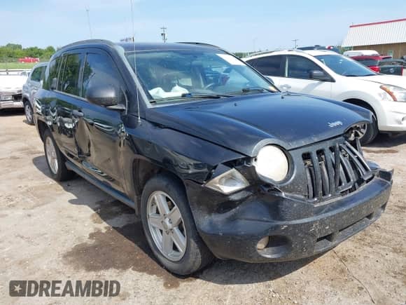 2010 Jeep Compass Latitude с VIN 1J4NF1FB2AD642999, выставлен на аукционе IAAI как лот 42798577 с пробегом 178 832 миль миль и . История ставок и продаж доступна на DreamBid. Изображение 1.