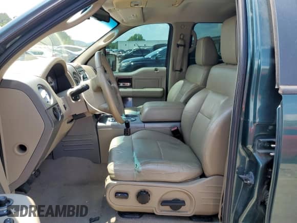 2007 Ford F-150 XLT с VIN 1FTPW12V27KC12277, выставлен на аукционе Copart как лот 67849885 с пробегом 326 082 миль миль и Списание • Salvage title. История ставок и продаж доступна на DreamBid. Изображение 7.