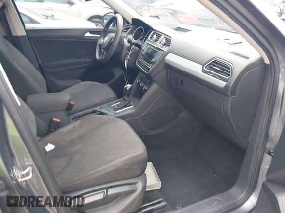 2019 Volkswagen Tiguan S с VIN 3VV1B7AX6KM047182, выставлен на аукционе IAAI как лот 42926074 с пробегом 93 990 миль миль и . История ставок и продаж доступна на DreamBid. Изображение 5.