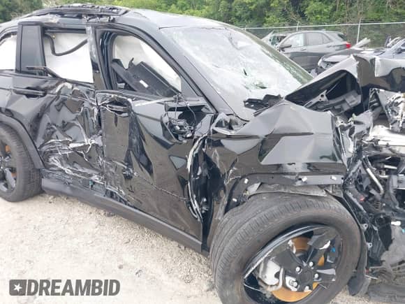 2023 Jeep Grand Cherokee Limited with VIN 1C4RJHBG6PC520242, listed as a IAAI auction lot 42698856 with Not provided miles and . Bid and sale history available at DreamBid. Image 17.