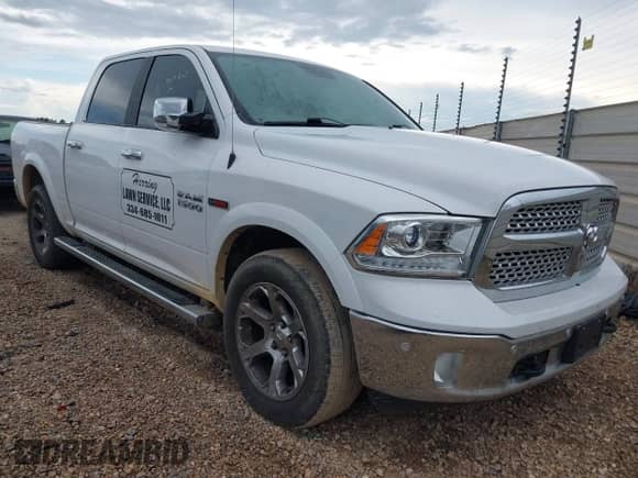 2018 Ram 1500 Laramie z VIN 1C6RR7NM4JS353839, wystawiony jako IAAI lot #42470888 z przebiegiem 93 645 mil mil oraz . Historia ofert i sprzedaży dostępna na DreamBid. Obrazek 1.