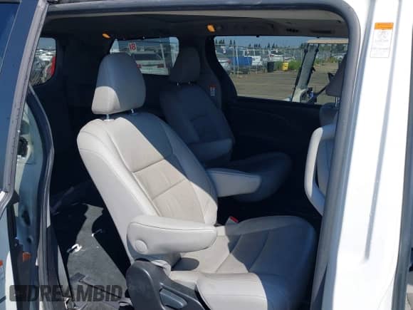 2015 Toyota Sienna Limited with VIN 5TDDK3DC6FS107688, listed as a IAAI auction lot 43090403 with 189,772 mi miles and . Bid and sale history available at DreamBid. Image 8.