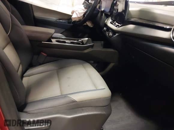 2025 Chevrolet Equinox FWD LT z VIN 3GNAXHEG8SL103975, wystawiony jako IAAI lot #41558699 z przebiegiem 10 522 mil mil oraz . Historia ofert i sprzedaży dostępna na DreamBid. Obrazek 5.