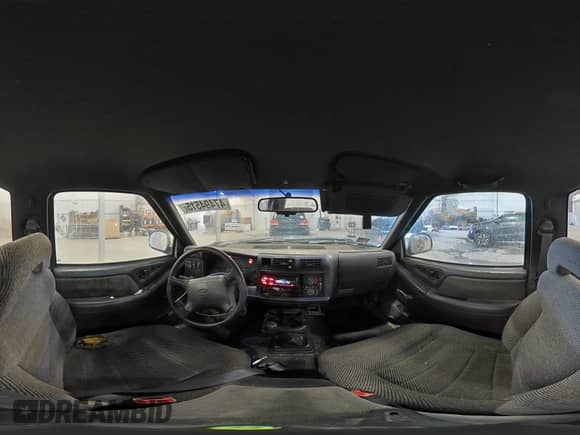 1997 Chevrolet S-10 LS с VIN 1GCCS1443V8157881, выставлен на аукционе Copart как лот 47494515 с пробегом 124 278 миль миль и Списание • Salvage title. История ставок и продаж доступна на DreamBid. Изображение 13.