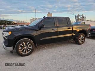 2024 Chevrolet Silverado 1500 LT with VIN 2GCPACED1R1218037, listed as a Copart auction lot 70924995 with 21,532 mi miles and Salvage title. Bid and sale history available at DreamBid. Image 1.