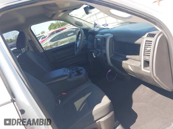 2021 Ram 1500 Tradesman z VIN 1C6RR6FGXMS506585, wystawiony jako IAAI lot #41953373 z przebiegiem 100 439 mil mil oraz . Historia ofert i sprzedaży dostępna na DreamBid. Obrazek 5.