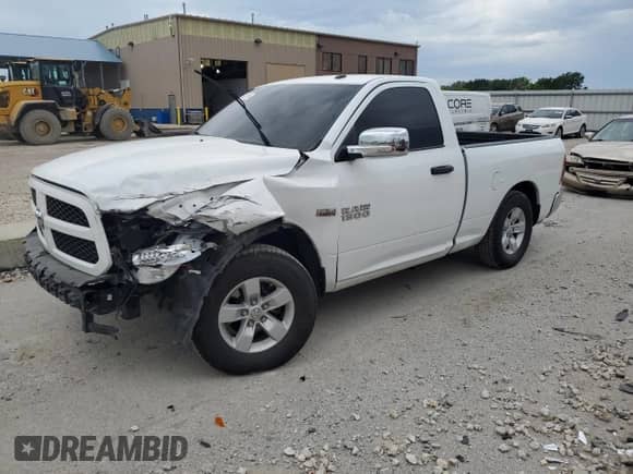 2017 Ram 1500 Express z VIN 3C6JR6AT2HG542205, wystawiony jako Copart lot #61227914 z przebiegiem 18 047 mil mil oraz Szkoda całkowita • Salvage title. Historia ofert i sprzedaży dostępna na DreamBid. Obrazek 1.