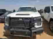 2021 Chevrolet Silverado 2500HD Work Truck z VIN 1GC4YLE72MF286325, wystawiony jako Copart lot #52757565 z przebiegiem 167 078 mil mil oraz Czysty tytuł • Clean title. Historia ofert i sprzedaży dostępna na DreamBid. Obrazek 5.