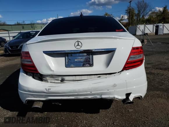 2013 Mercedes-Benz C 300 Sport с VIN WDDGF8AB3DA843028, выставлен на аукционе Copart как лот 89644985 с пробегом 112 337 миль миль и Списание • Salvage title. История ставок и продаж доступна на DreamBid. Изображение 6.