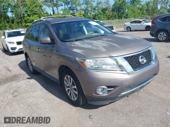 2014 Nissan Pathfinder Platinum with VIN 5N1AR2MN9EC695768, listed as a IAAI auction lot 42688632 with 181,070 mi miles and . Bid and sale history available at DreamBid. Image 1.
