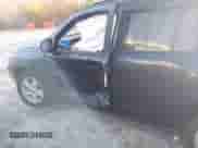 2010 Jeep Compass Sport z VIN 1J4NT1FB0AD677985, wystawiony jako IAAI lot #41348637 z przebiegiem 213 531 mil mil oraz . Historia ofert i sprzedaży dostępna na DreamBid. Obrazek 6.