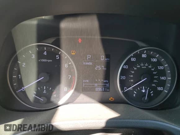 2017 Hyundai Elantra SE z VIN 5NPD74LF1HH188854, wystawiony jako Copart lot #85599005 z przebiegiem 189 631 mil mil oraz Szkoda całkowita • Salvage title. Historia ofert i sprzedaży dostępna na DreamBid. Obrazek 9.
