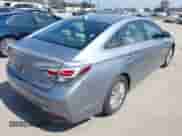 2016 Hyundai Sonata SE z VIN KMHE24L19GA026043, wystawiony jako IAAI lot #42509514 z przebiegiem 183 266 mil mil oraz . Historia ofert i sprzedaży dostępna na DreamBid. Obrazek 4.