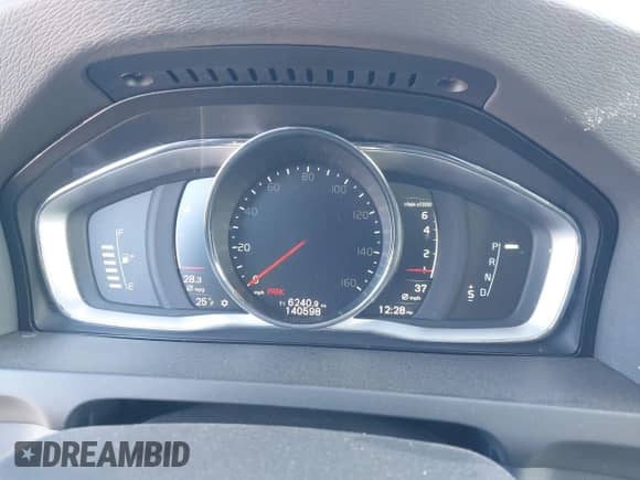 2017 Volvo S60 Inscription с VIN LYV402HKXHB137304, выставлен на аукционе IAAI как лот 41415830 с пробегом 140 598 миль миль и . История ставок и продаж доступна на DreamBid. Изображение 7.