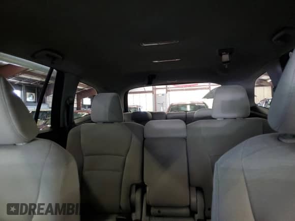 2016 Honda Pilot LX z VIN 5FNYF6H1XGB049350, wystawiony jako Copart lot #81045365 z przebiegiem 206 861 mil mil oraz Czysty tytuł • Clean title. Historia ofert i sprzedaży dostępna na DreamBid. Obrazek 10.