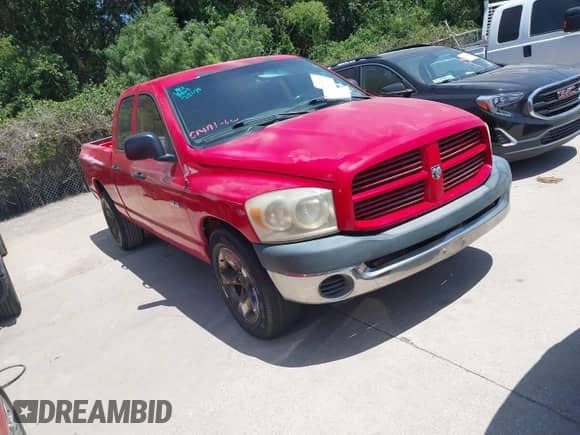 2008 Dodge 1500 ST z VIN 1D7HA18K68J178034, wystawiony jako IAAI lot #42788188 z przebiegiem 237 047 mil mil oraz . Historia ofert i sprzedaży dostępna na DreamBid. Obrazek 1.