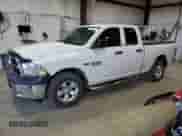 2014 Ram 1500 Express z VIN 1C6RR7FT8ES376293, wystawiony jako Copart lot #60885355 z przebiegiem 229 862 mil mil oraz Czysty tytuł • Clean title. Historia ofert i sprzedaży dostępna na DreamBid. Obrazek 1.