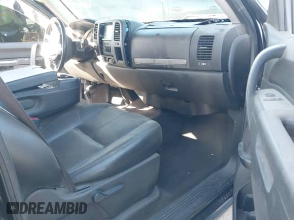 2013 GMC Sierra 1500 with VIN 3GTP1VE74DG211945, listed as a IAAI auction lot 41254964 with 80,909 mi miles and . Bid and sale history available at DreamBid. Image 5.