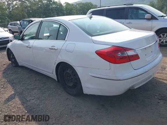 2012 Hyundai Genesis 3.8L с VIN KMHGC4DDXCU171969, выставлен на аукционе IAAI как лот 42433825 с пробегом 107 645 миль миль и . История ставок и продаж доступна на DreamBid. Изображение 3.