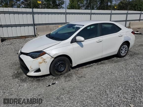 2019 Toyota Corolla L с VIN 5YFBURHE6KP898856, выставлен на аукционе Copart как лот 80564605 с пробегом 116 742 миль миль и Списание • Salvage title. История ставок и продаж доступна на DreamBid. Изображение 1.