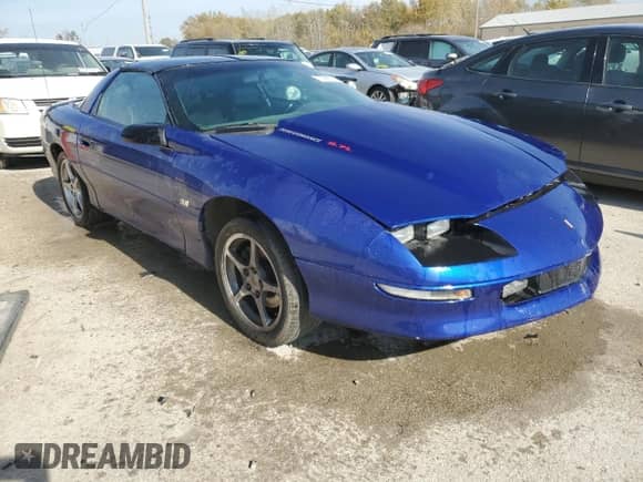 1997 Chevrolet Camaro Z28 z VIN 2G1FP22P1V2130346, wystawiony jako Copart lot #77366774 z przebiegiem 193 815 mil mil oraz Szkoda całkowita • Salvage title. Historia ofert i sprzedaży dostępna na DreamBid. Obrazek 4.
