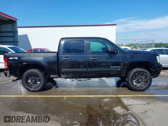 2008 GMC Sierra 1500 SL with VIN 2GTEK13C281133130, listed as a IAAI auction lot 42625085 with 301,303 mi miles and . Bid and sale history available at DreamBid. Image 13.