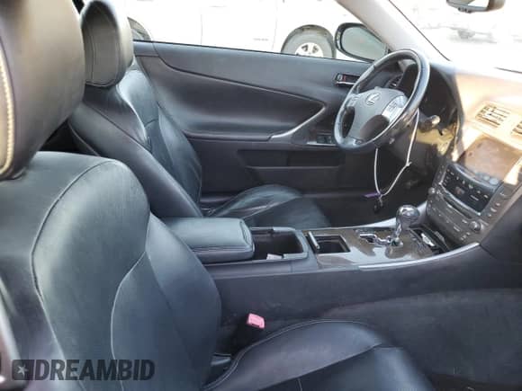 2012 Lexus IS 250 C z VIN JTHFF2C26C2522365, wystawiony jako Copart lot #86108584 z przebiegiem 142 111 mil mil oraz Szkoda całkowita • Salvage title. Historia ofert i sprzedaży dostępna na DreamBid. Obrazek 10.