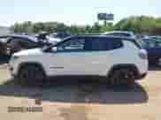 2019 Jeep Compass Altitude z VIN 3C4NJCBBXKT636725, wystawiony jako IAAI lot #43200549 z przebiegiem 99 713 mil mil oraz . Historia ofert i sprzedaży dostępna na DreamBid. Obrazek 15.