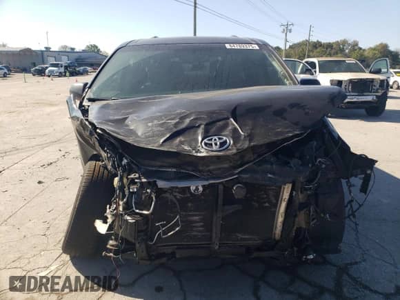 2017 Toyota Sienna XLE с VIN 5TDYZ3DC0HS803804, выставлен на аукционе Copart как лот 84789375 с пробегом 217 747 миль миль и Списание • Salvage title. История ставок и продаж доступна на DreamBid. Изображение 5.