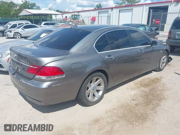 2006 BMW 7 Series 750Li z VIN WBAHN83516DT59611, wystawiony jako IAAI lot #42965466 z przebiegiem 155 896 mil mil oraz . Historia ofert i sprzedaży dostępna na DreamBid. Obrazek 4.