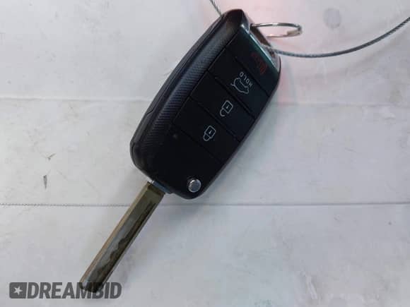 2016 Kia Sorento LX z VIN 5XYPG4A34GG104800, wystawiony jako IAAI lot #42428963 z przebiegiem 115 463 mil mil oraz . Historia ofert i sprzedaży dostępna na DreamBid. Obrazek 11.