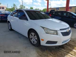 2013 Chevrolet Cruze LS с VIN 1G1PB5SH8D7124340, выставлен на аукционе IAAI как лот 42569910 с пробегом 249 425 миль миль и . История ставок и продаж доступна на DreamBid. Изображение 1.