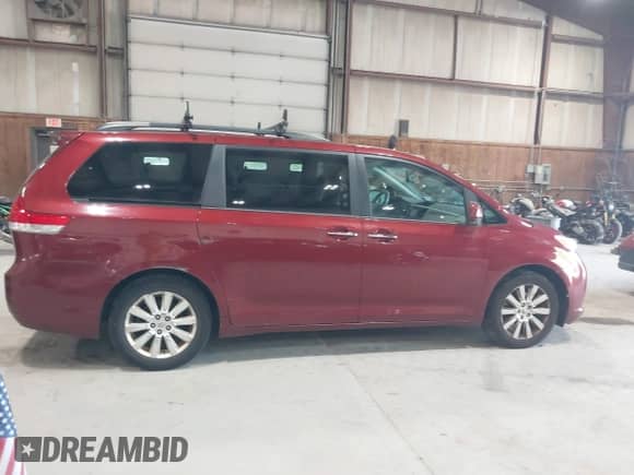 2013 Toyota Sienna XLE с VIN 5TDDK3DCXDS053048, выставлен на аукционе IAAI как лот 42163668 с пробегом 104 765 миль миль и . История ставок и продаж доступна на DreamBid. Изображение 13.