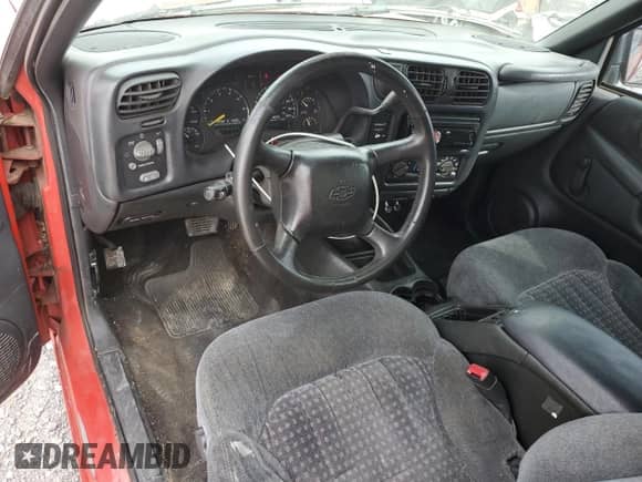 1999 Chevrolet S-10 LS Xtreme с VIN 1GCCS1446X8188884, выставлен на аукционе Copart как лот 67818895 с пробегом 281 425 миль миль и Списание • Salvage title. История ставок и продаж доступна на DreamBid. Изображение 8.