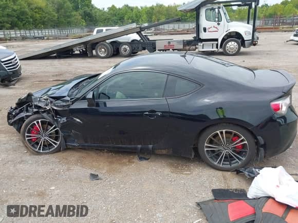 2013 Scion FR-S с VIN JF1ZNAA11D2711048, выставлен на аукционе IAAI как лот 42884327 с пробегом 71 767 миль миль и . История ставок и продаж доступна на DreamBid. Изображение 14.