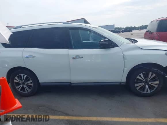 2017 Nissan Pathfinder SV with VIN 5N1DR2MN7HC685340, listed as a IAAI auction lot 42253141 with 166,267 mi miles and . Bid and sale history available at DreamBid. Image 13.