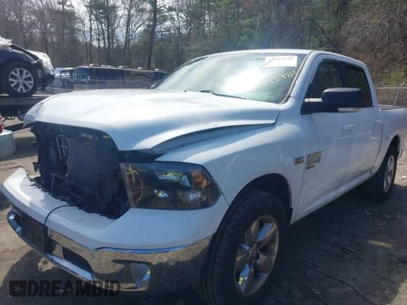 2019 Ram 1500 Big Horn z VIN 1C6RR7LT6KS689861, wystawiony jako IAAI lot #41995921 z przebiegiem 82 409 mil mil oraz . Historia ofert i sprzedaży dostępna na DreamBid. Obrazek 2.