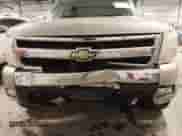2007 Chevrolet Silverado 1500 1LT z VIN 3GCEK13307G545178, wystawiony jako IAAI lot #41364329 z przebiegiem 241 256 mil mil oraz . Historia ofert i sprzedaży dostępna na DreamBid. Obrazek 6.