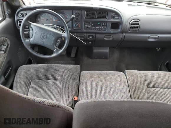 2000 Dodge 1500 с VIN 1B7HC13Z6YJ139842, выставлен на аукционе Copart как лот 61007955 с пробегом 178 549 миль миль и Списание • Salvage title. История ставок и продаж доступна на DreamBid. Изображение 8.