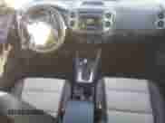 2016 Volkswagen Tiguan S с VIN WVGAV7AX3GW585976, выставлен на аукционе Copart как лот 80874345 с пробегом 80 094 миль миль и Списание • Salvage title. История ставок и продаж доступна на DreamBid. Изображение 8.