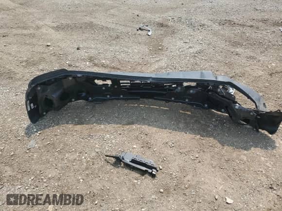 2024 Chevrolet Silverado 2500HD Custom с VIN 2GC4YME73R1271272, выставлен на аукционе Copart как лот 66912935 с пробегом 14 841 миль миль и Списание • Salvage title. История ставок и продаж доступна на DreamBid. Изображение 12.