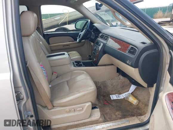 2008 Chevrolet Tahoe 3LT with VIN 1GNFK130X8J177030, listed as a IAAI auction lot 42889336 with 284,620 mi miles and . Bid and sale history available at DreamBid. Image 5.